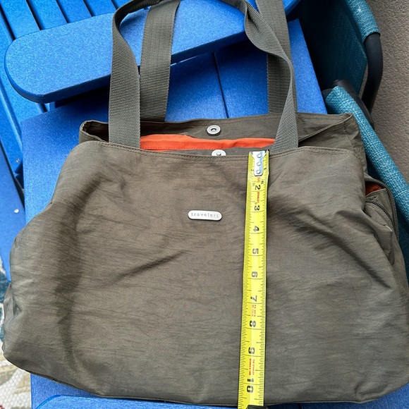 Chicos Travelers Bag- lightweight, many compartments - Picture 8 of 9